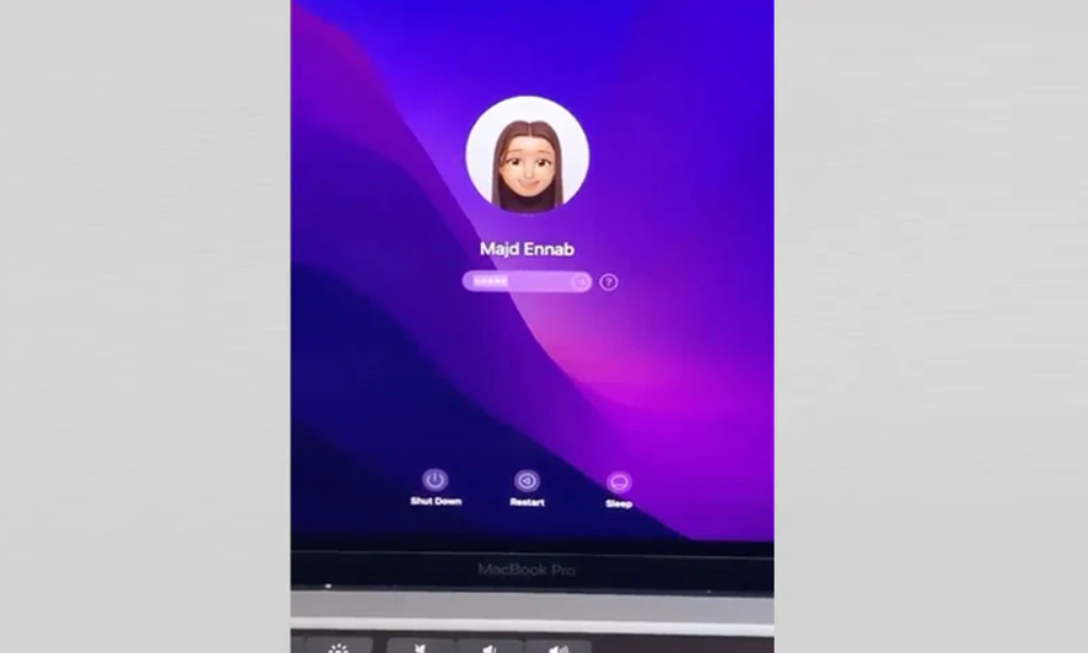 Fun: Memoji reaction on MacOs Monterey login