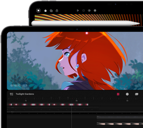 جهاز iPad Pro مقاس ١١ بوصة مزود بقلم Apple Pencil Pro، وجهاز iPad Pro مقاس ١٣ بوصة خلفه. يعرض كلا الطرازين صورًا ساطعة ونابضة بالحياة ومليئة بالألوان على شاشة Ultra Retina XDR.