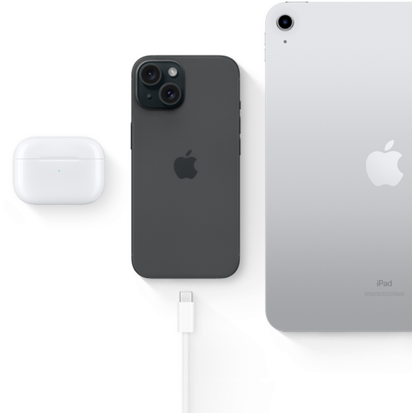يُظهر iPhone 15 المزود بموصل USB-C نفس الموصل ويمكن استخدامه مع AirPods Pro وiPad