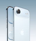 iPhone Air، لون أزرق سماوي، تصميم خارجي بزاوية خلفية، نظام كاميرا Fusion الرئيسي في الهضبة في الأعلى، زر التحكم في الكاميرا، تصميم خارجي كامل للشاشة في الجانب الأمامي، أزرار الحركة ومستوى الصوت
