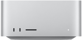 صورة أمامية لاثنين من منافذ USB-C‏ في جهاز Mac Studio ومنفذ قارئ بطاقة SDXC